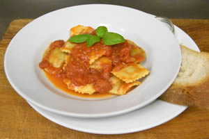 Ravioli pomodoro e basilico